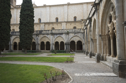 Vista interior del claustro de Poblet